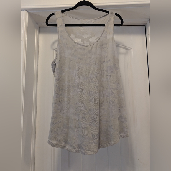 Torrid Active Camo burn out tank Grey Camo plus Size Size 2x - Picture 9 of 15